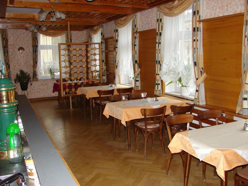 Hotel-Restaurant-Adler Reichenbach im Vogtland Esterno foto